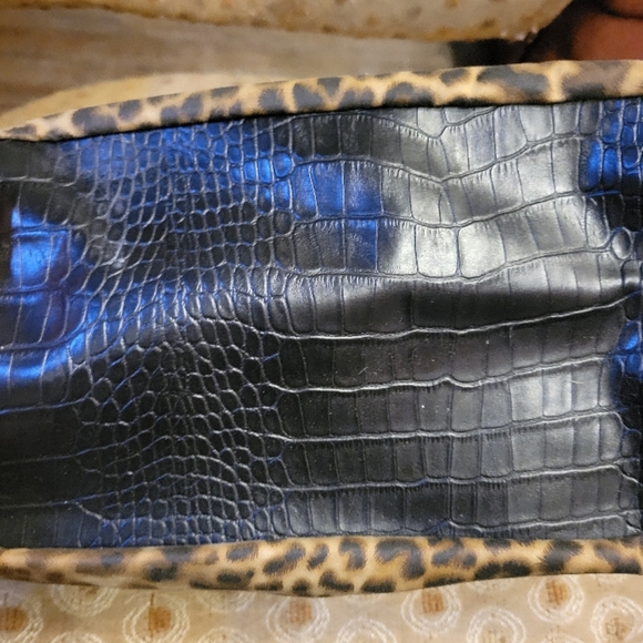 Dana Buchman Leopard Print Shoulder Bag - Picture 4 of 7